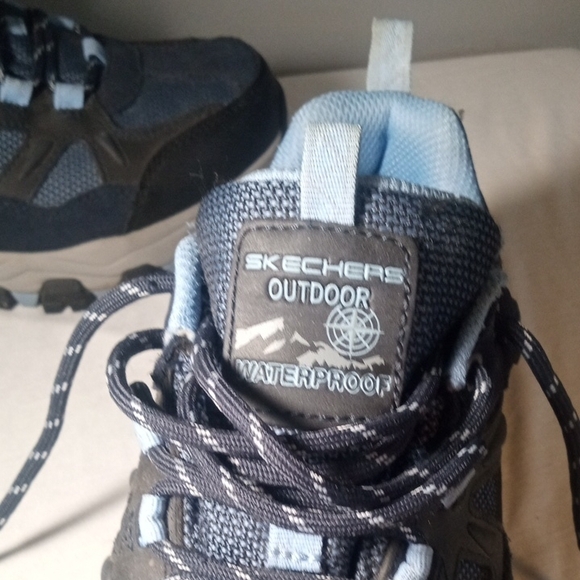 Sketchers Women's Waterproof Outdoor Blue/Black Hiking Shoes Size 7 Wide Width - Picture 9 of 9